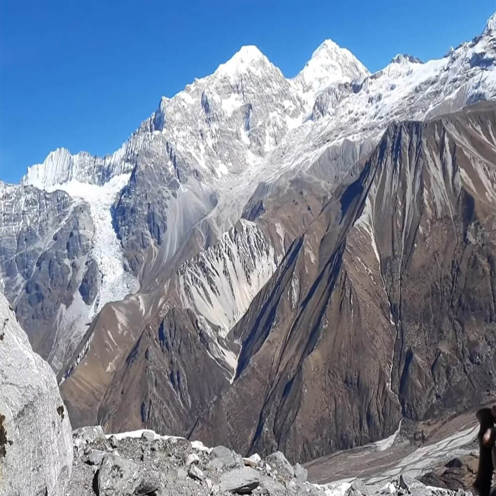 Ganja La Pass trek difficulty