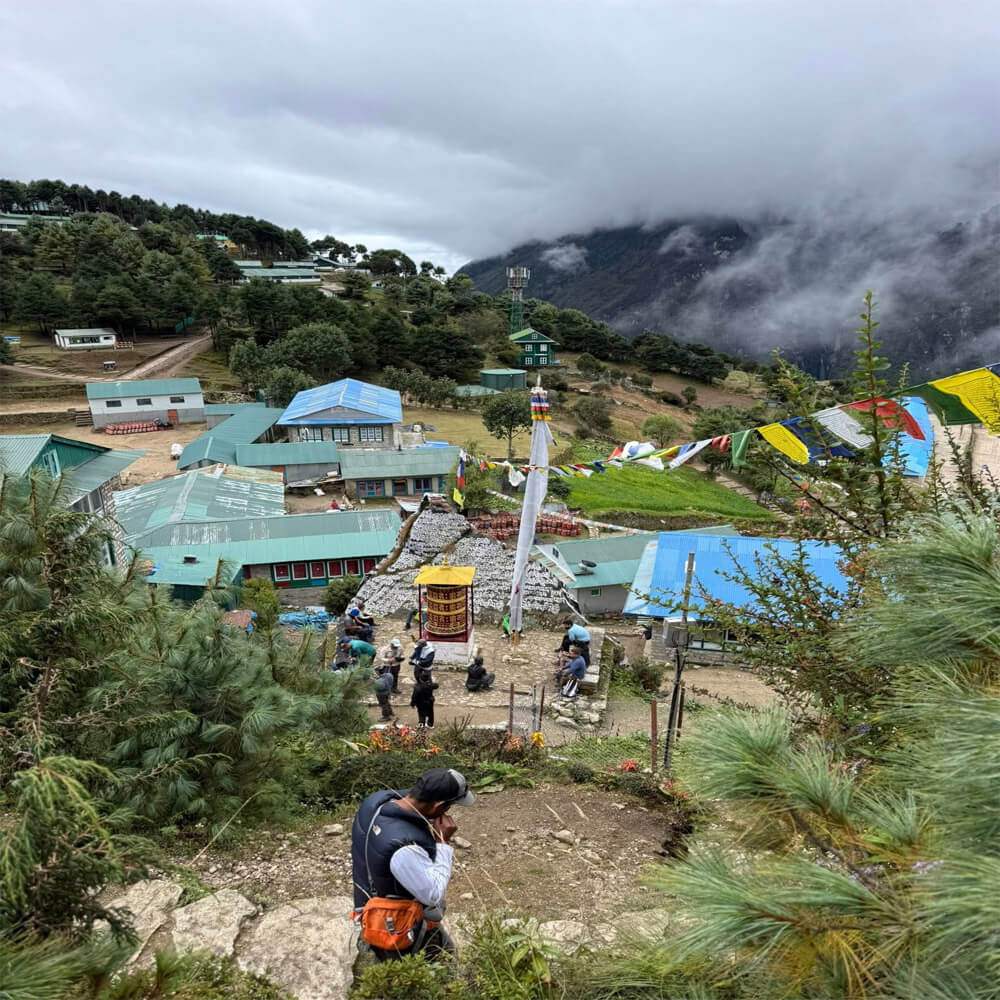 Best time for Everest Base Camp Sleeping Trek