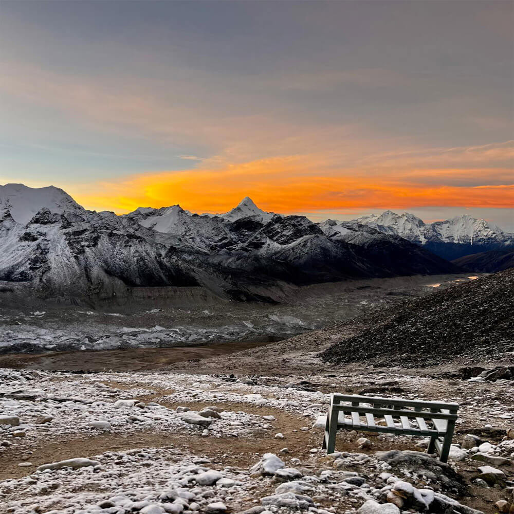 Best time for Everest Base Camp Sleeping Trek
